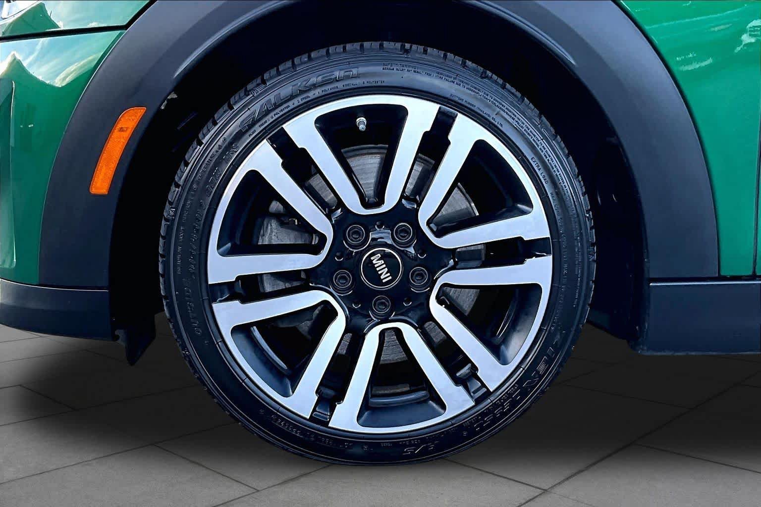Used 2023 MINI Cooper S w/ Signature Upholstery Package FWD image 11