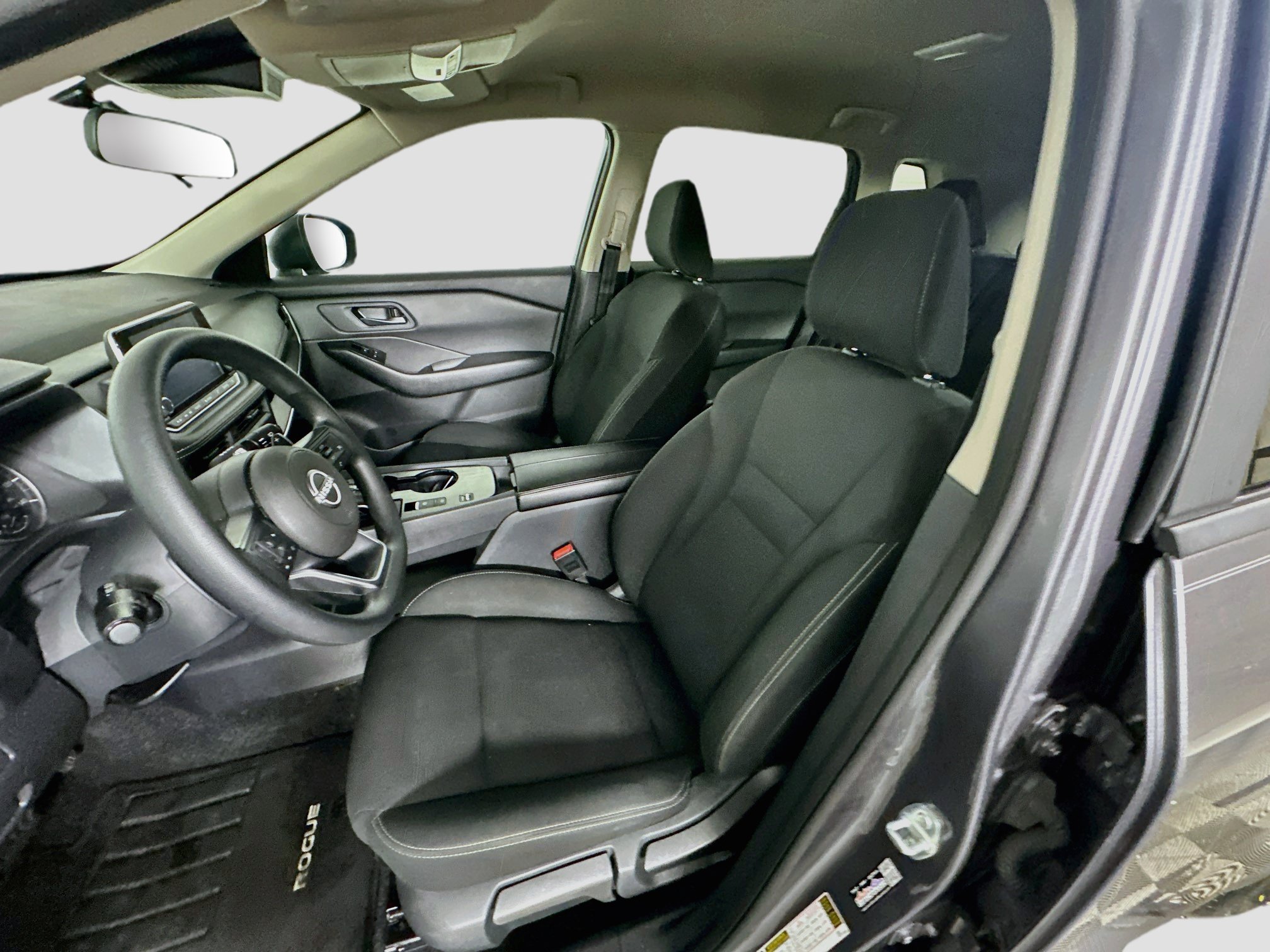 Used 2024 Nissan Rogue S FWD image 13