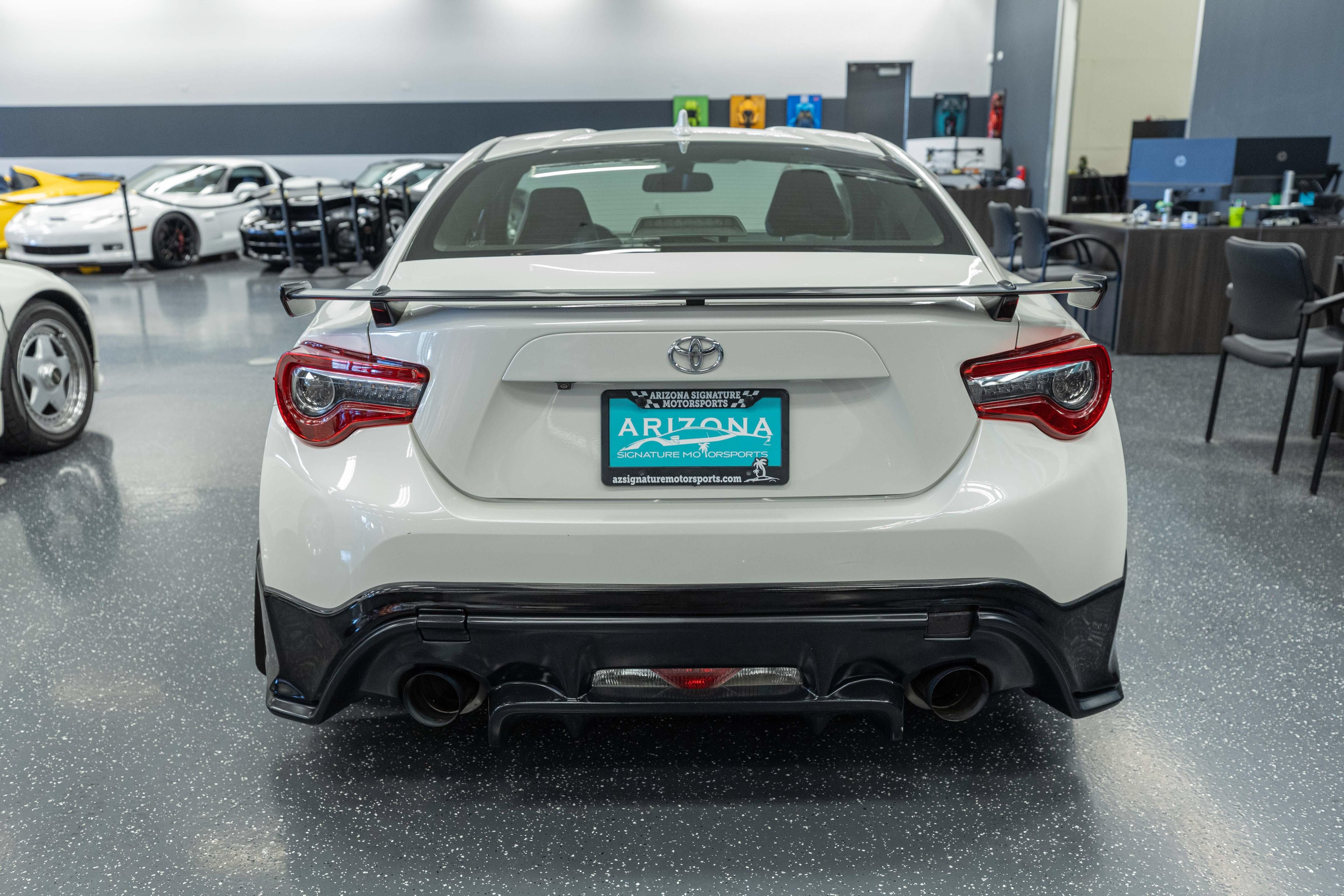 Used 2018 Toyota 86 RWD image 5