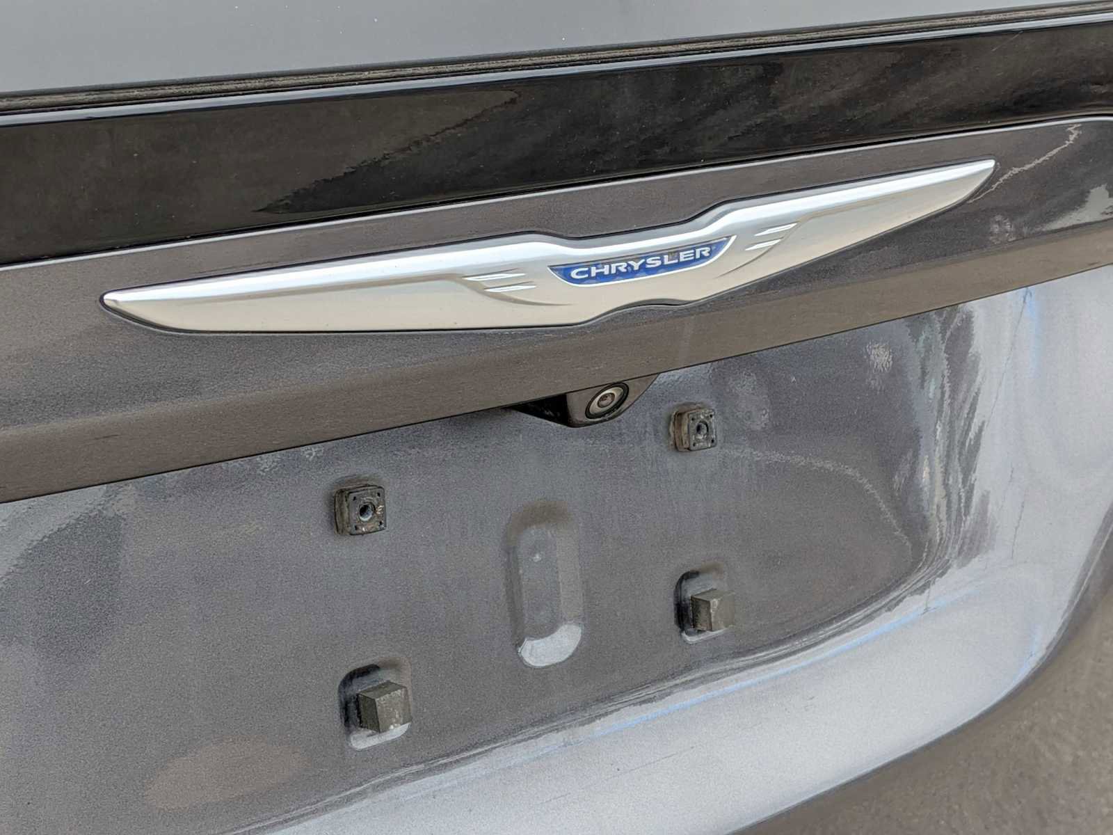 Used 2018 Chrysler Pacifica Touring Plus image 13