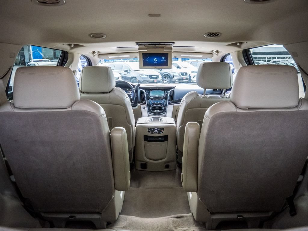 Used 2018 Cadillac Escalade Luxury RWD image 13