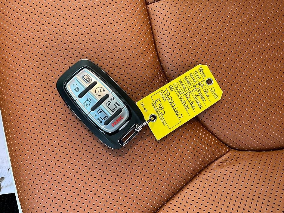 New 2026 Chrysler Pacifica Pinnacle w/ Trailer Tow Group image 40