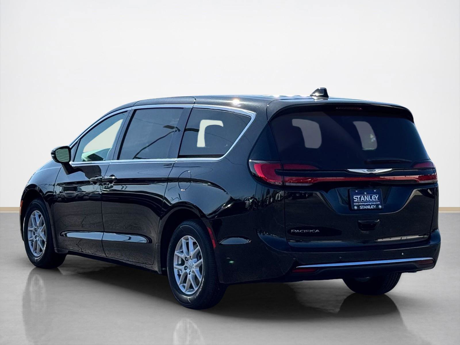 New 2026 Chrysler Pacifica Select image 5