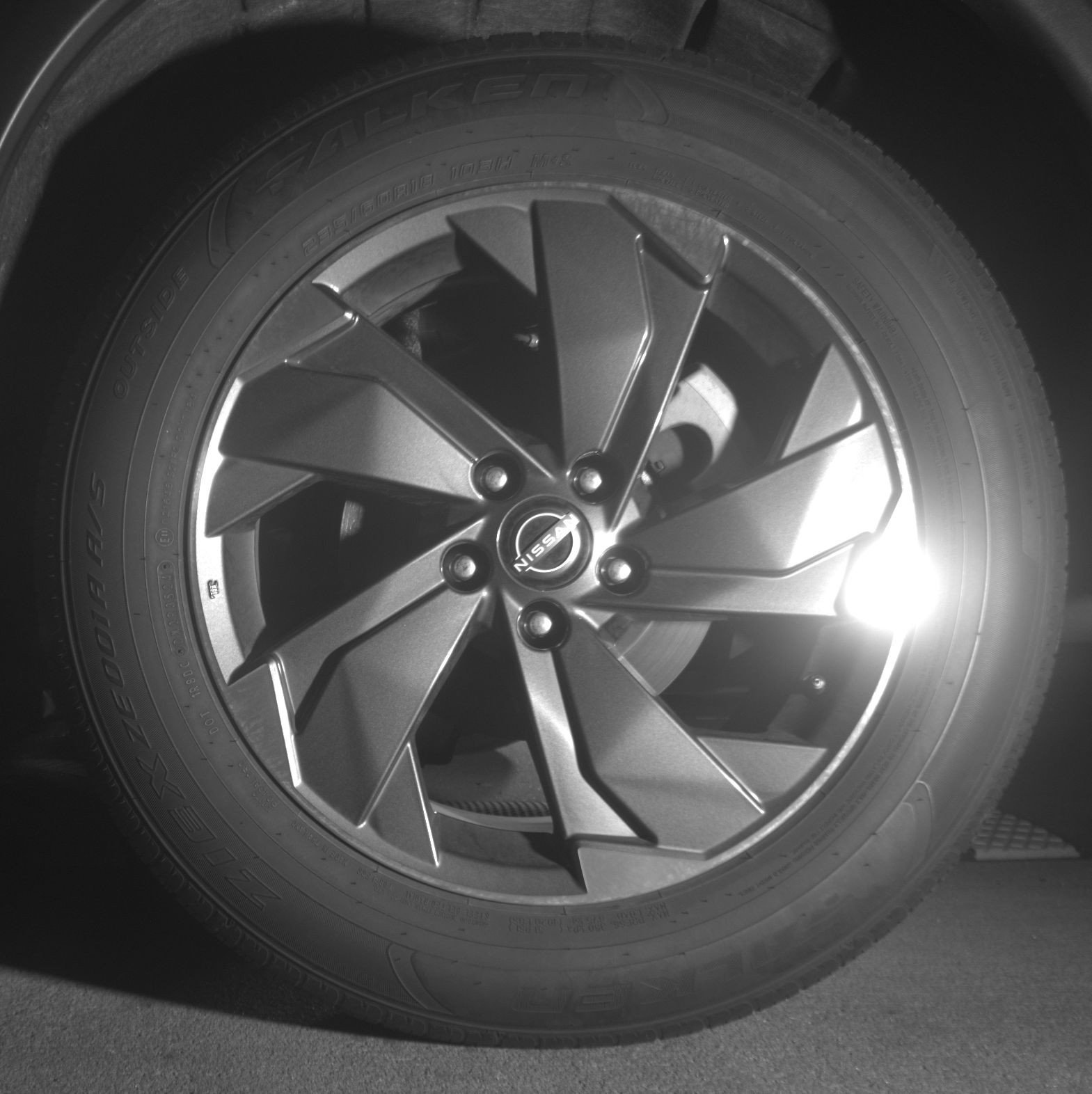 Used 2025 Nissan Rogue SV image 14