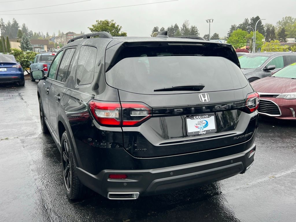 Used 2025 Honda Pilot Black Edition image 9