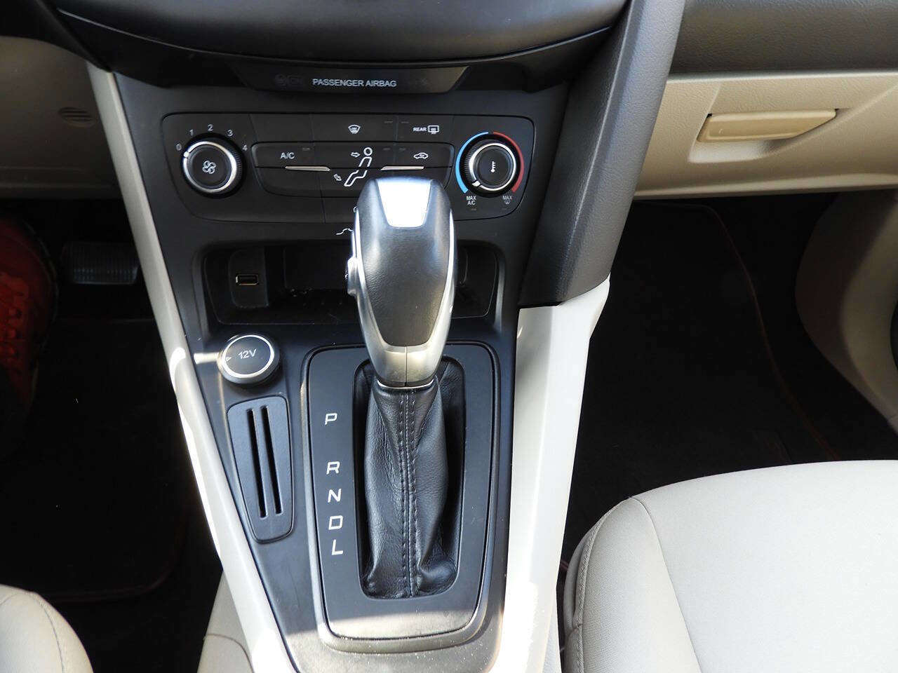 Used 2016 Ford Focus SE image 37