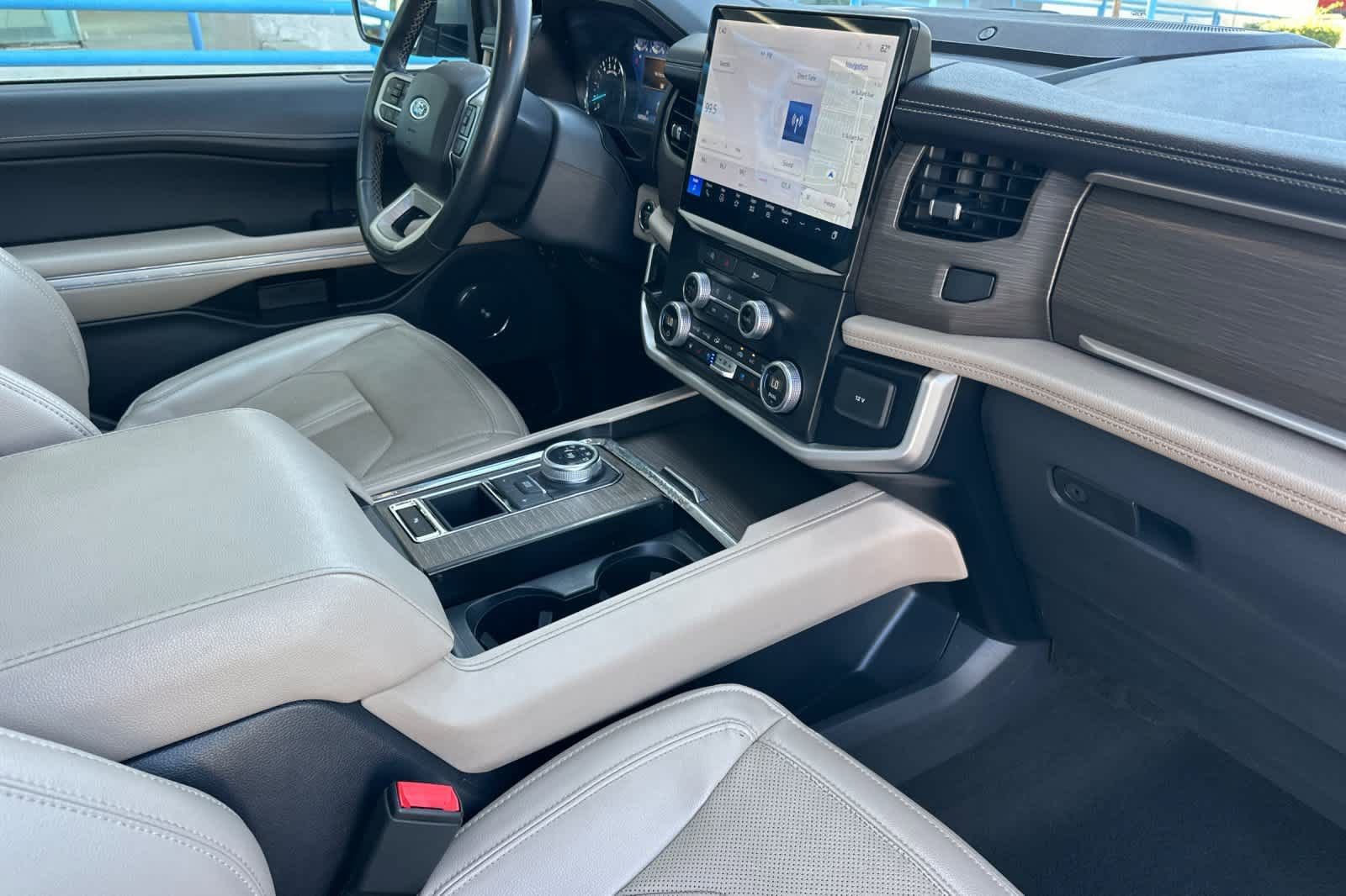 Used 2024 Ford Expedition Max Limited image 18