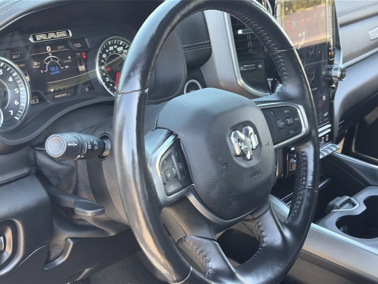 Used 2020 RAM 1500 Laramie AWD/4WD image 12