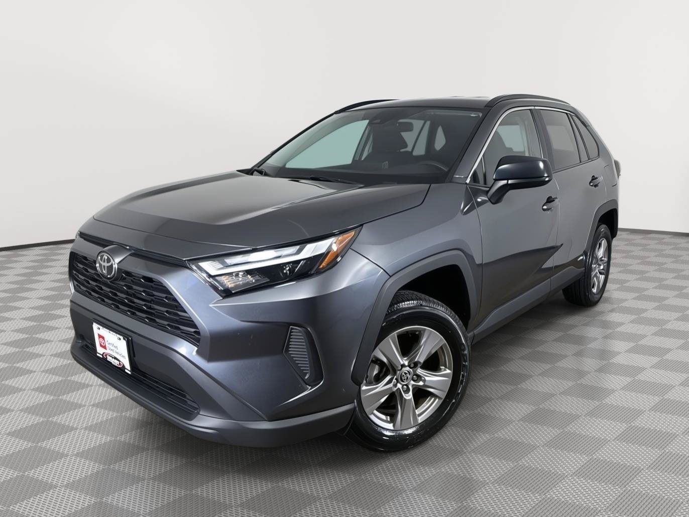 Used 2025 Toyota RAV4 LE AWD/4WD image 1