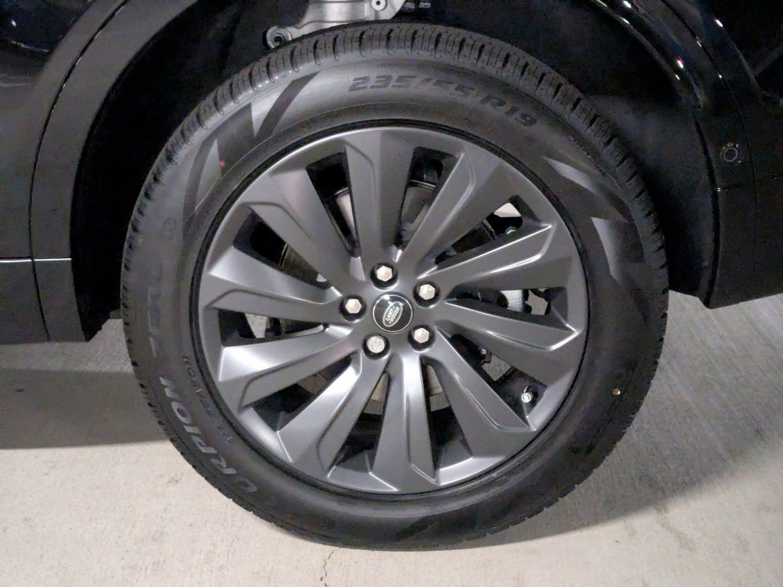 New 2025 Land Rover Discovery Sport S image 10