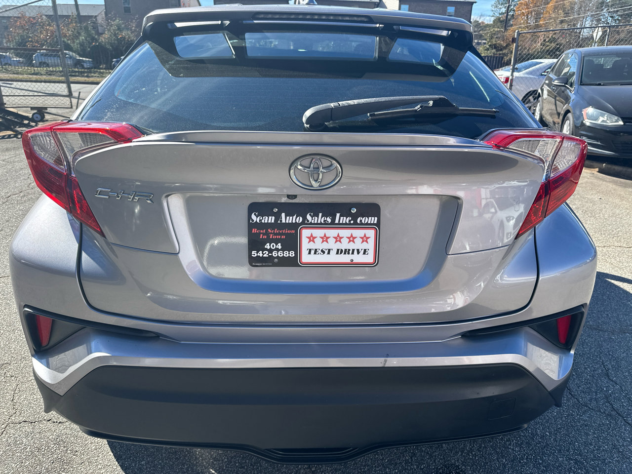 Used 2018 Toyota C-HR XLE image 6