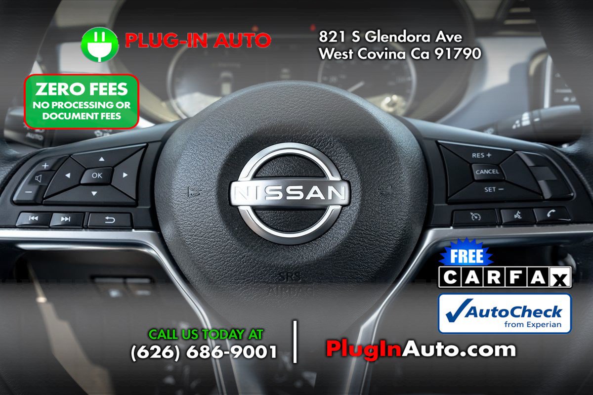 Used 2024 Nissan Versa SV w/ Trunk Package FWD image 17