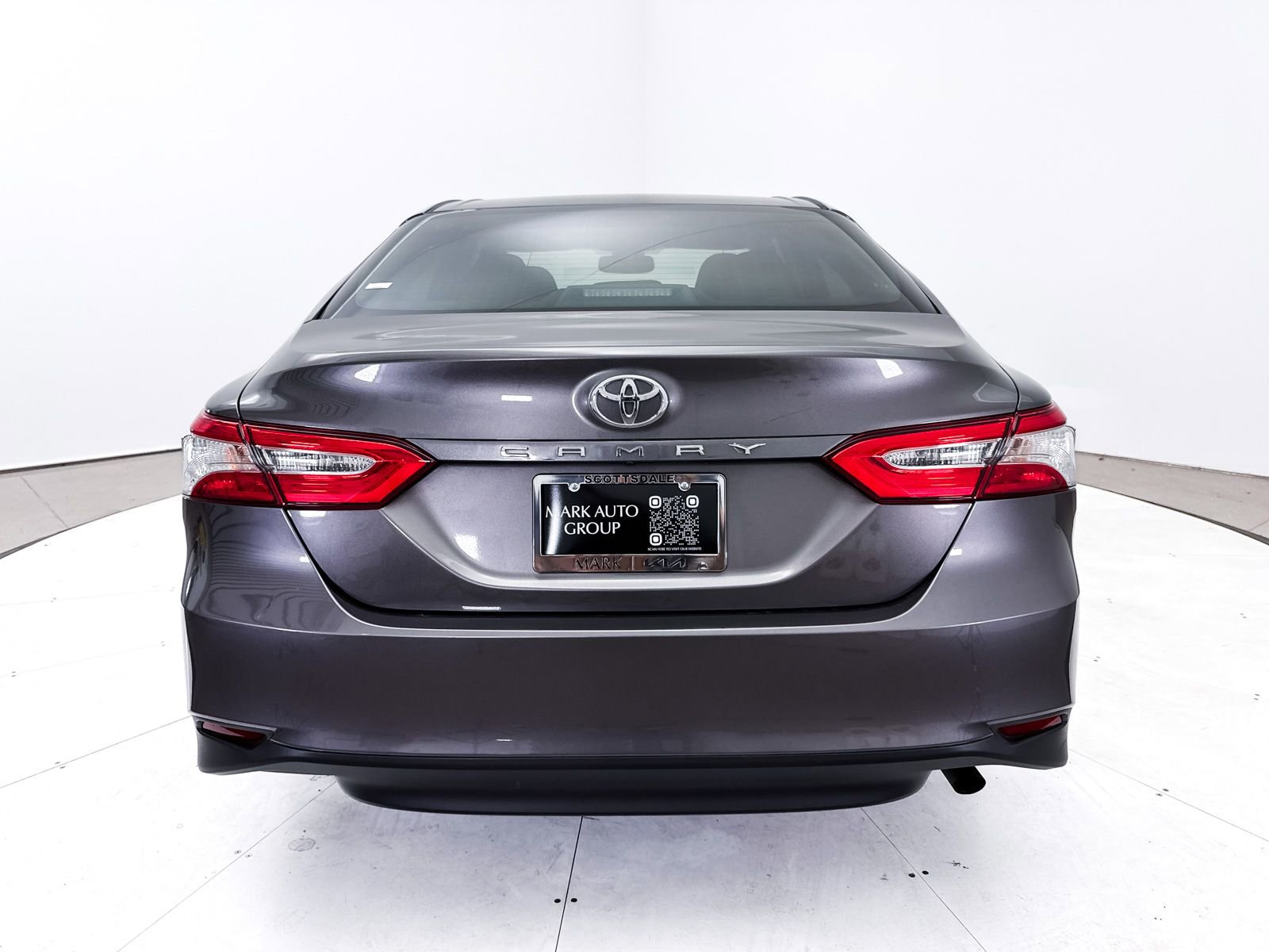 Used 2018 Toyota Camry LE w/ Convenience Package FWD image 13