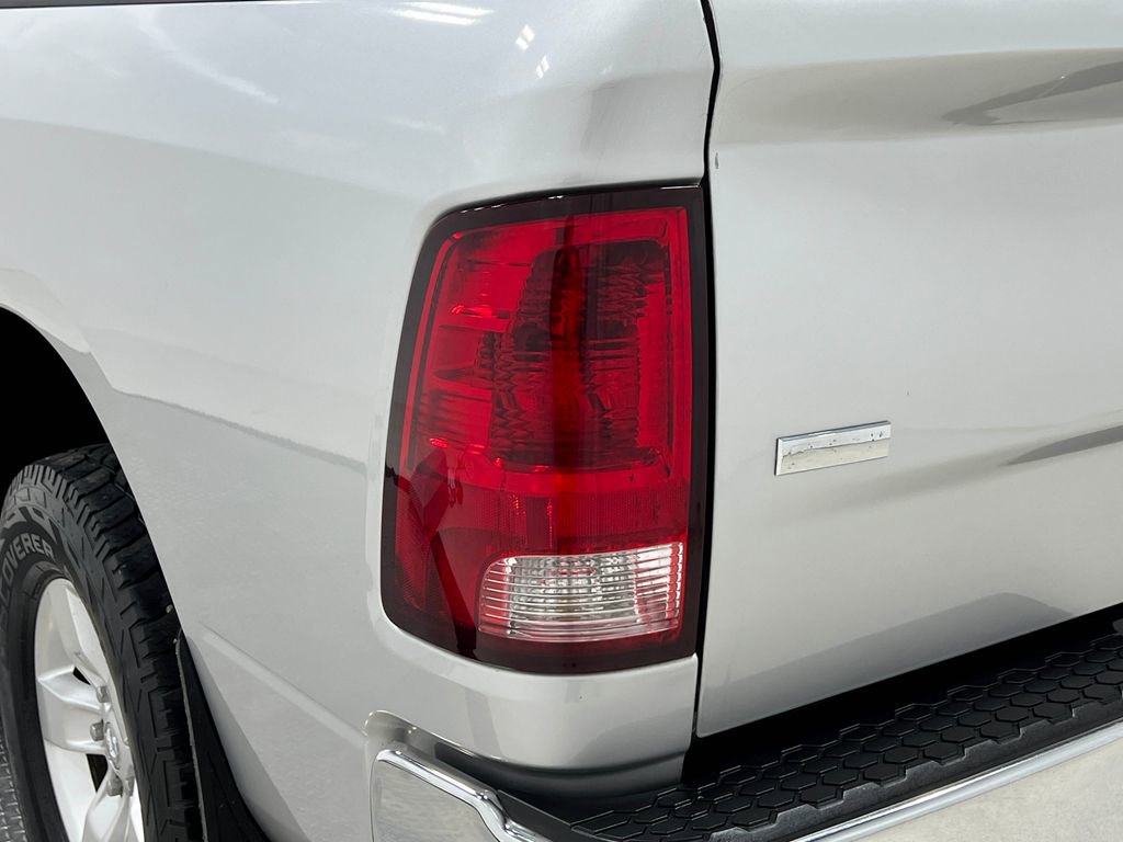 Used 2015 RAM 1500 Classic SLT w/ Luxury Group AWD/4WD image 33