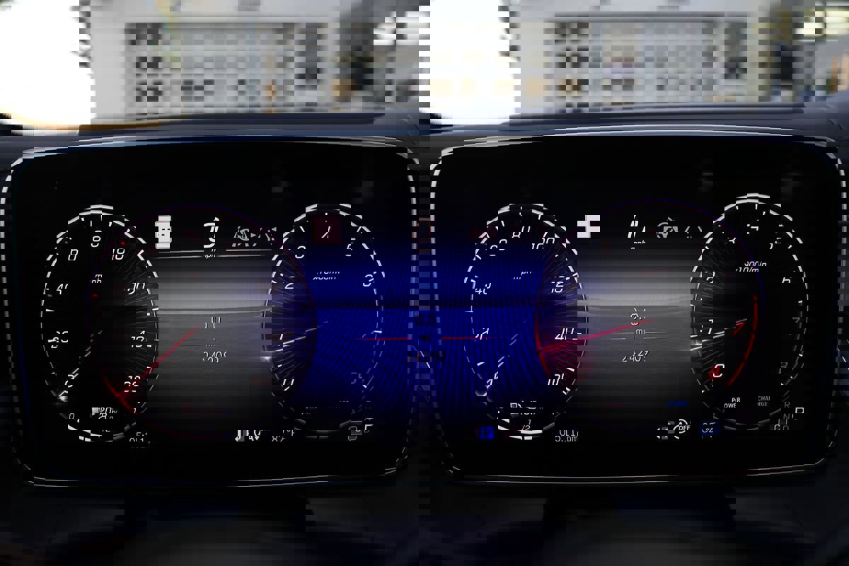 Used 2024 Mercedes-Benz GLC 300 4MATIC w/ AMG Line image 18