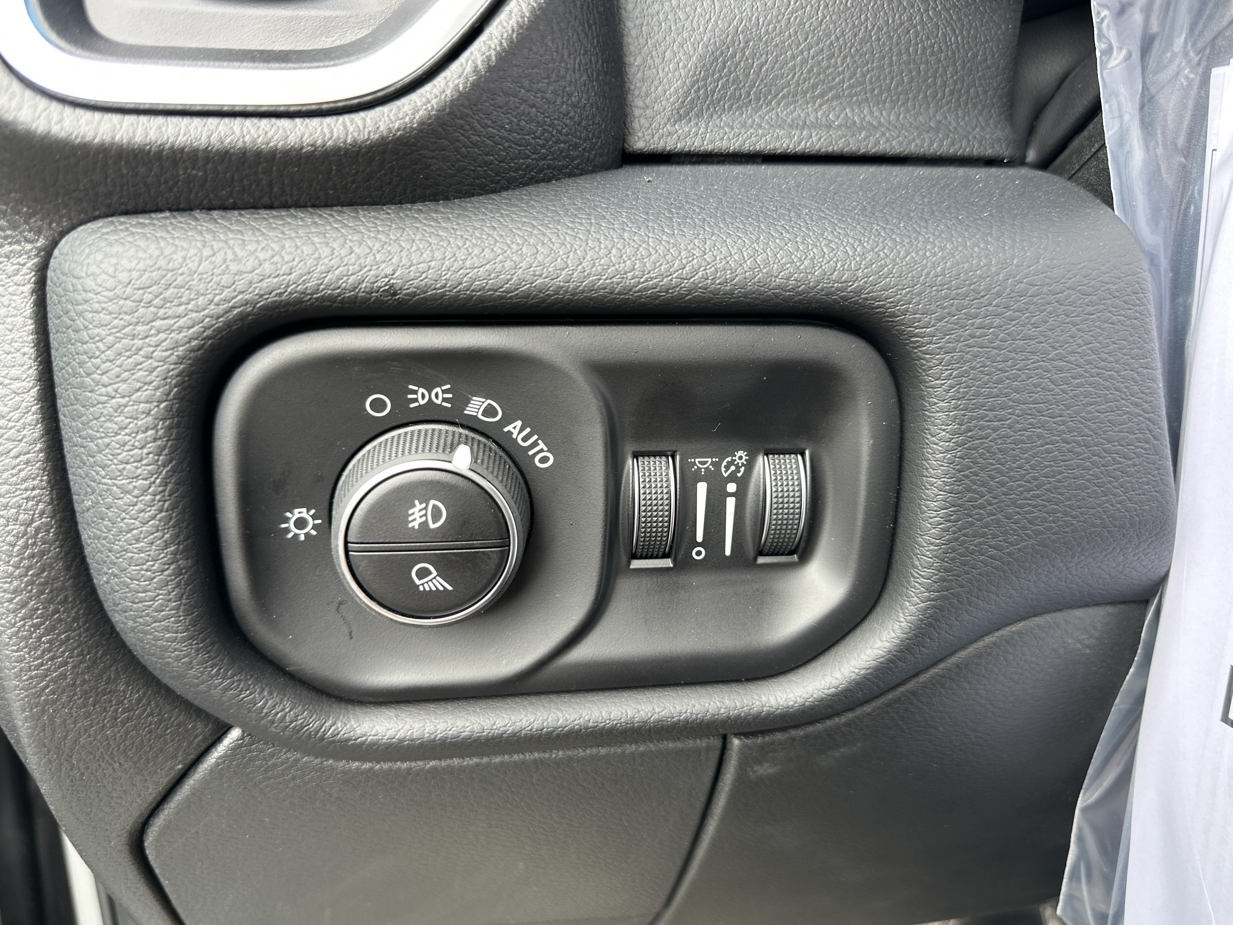 New 2027 RAM 5500 4x4 Crew Cab w/ Laramie Trim Package image 12