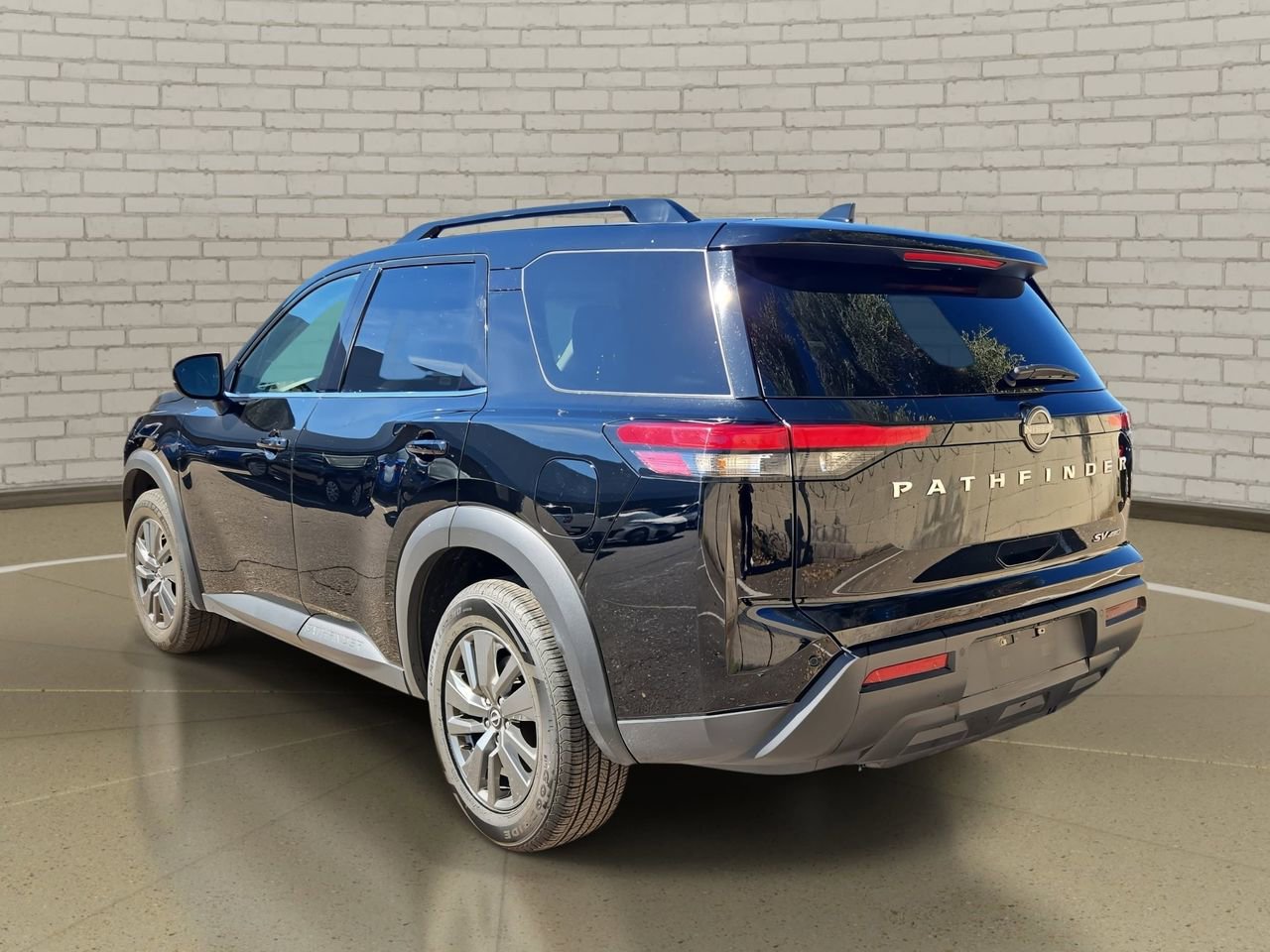 Used 2024 Nissan Pathfinder SV image 7