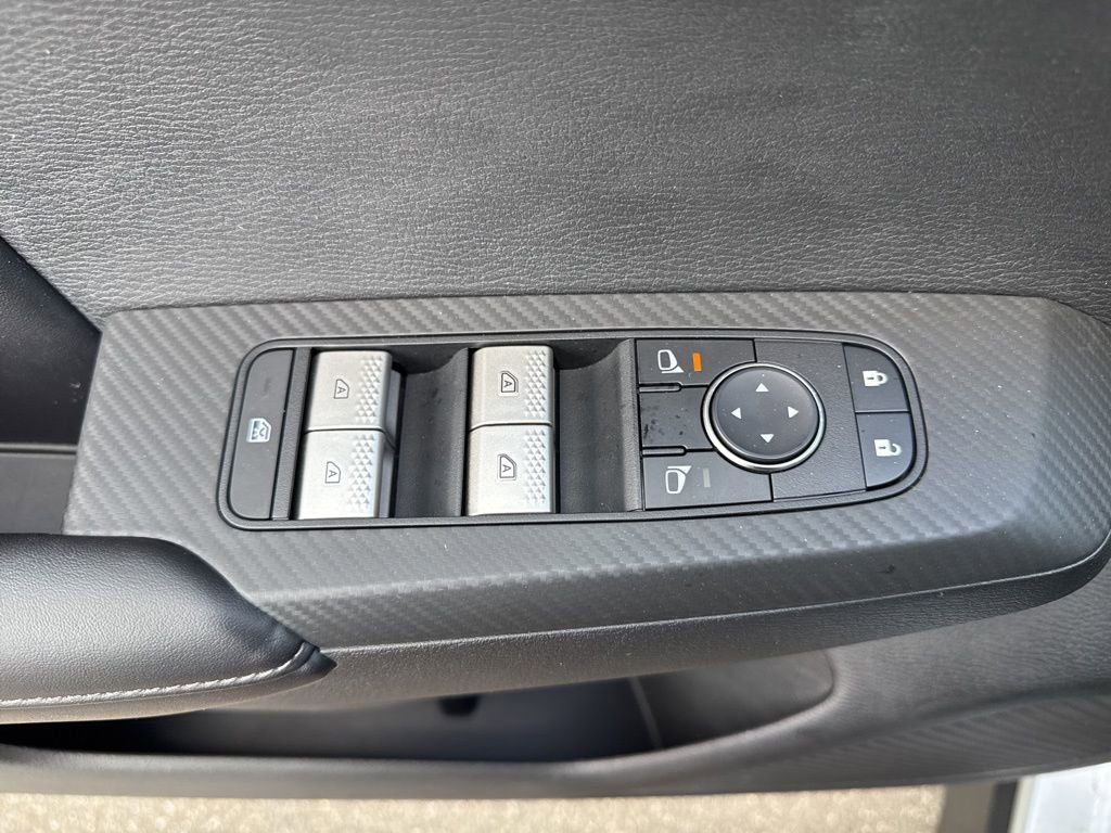 Used 2022 Mitsubishi Outlander SE image 27