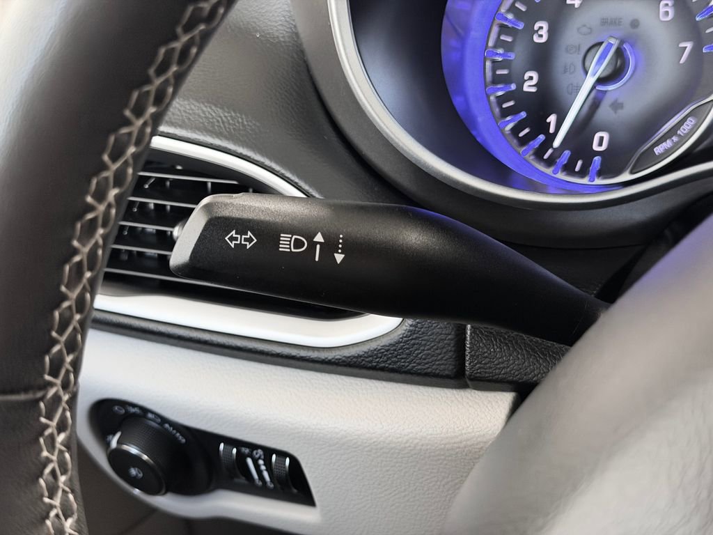 Used 2024 Chrysler Pacifica Touring-L image 14