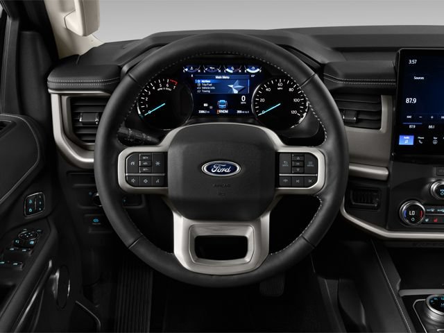 Used 2025 Ford Expedition Platinum w/ Stealth Appearance Package AWD/4WD image 8