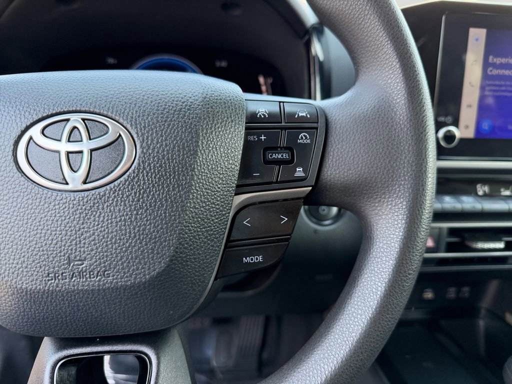 Used 2025 Toyota Camry LE image 20