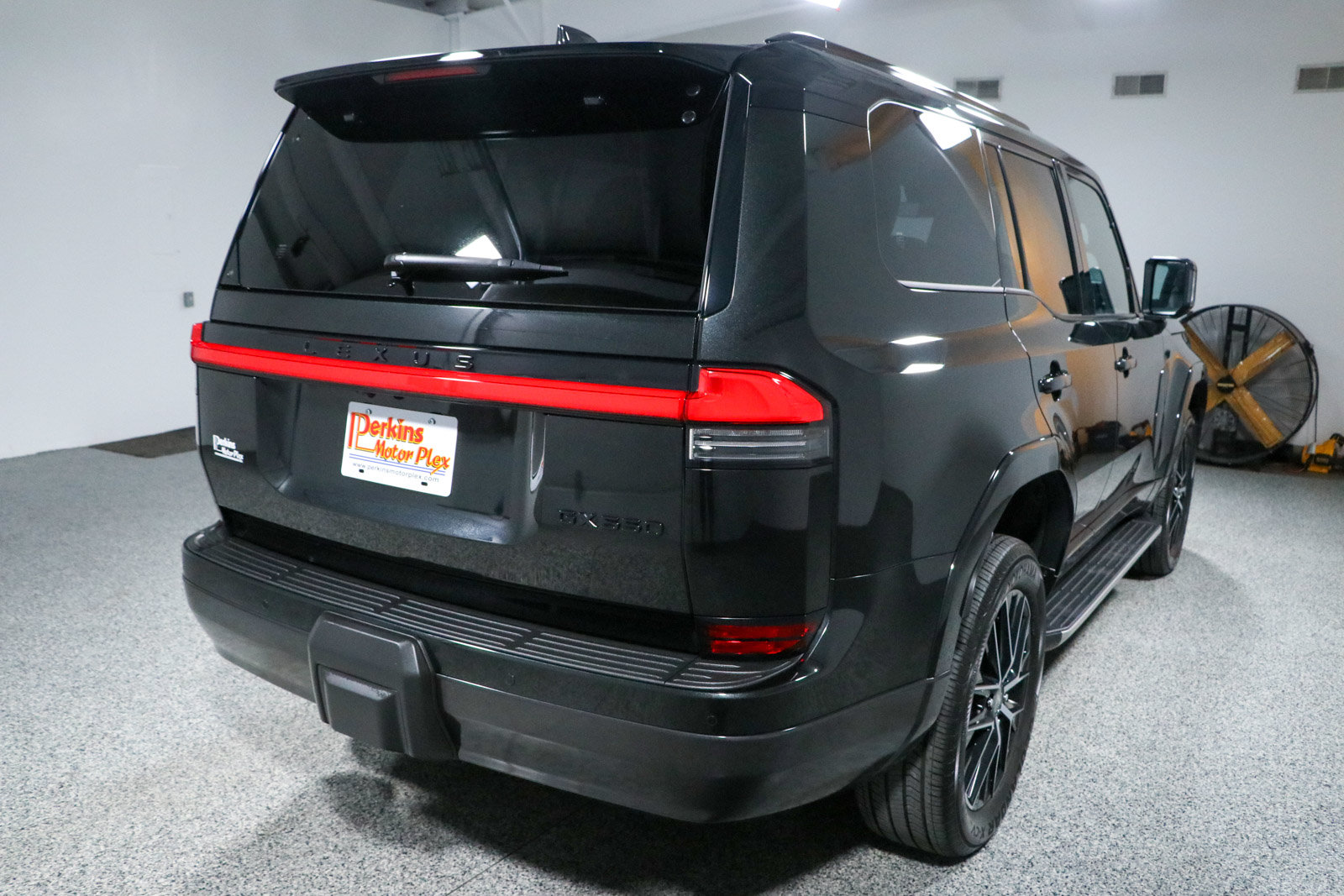 Used 2024 Lexus GX 550 w/ Accessory Package (Z1) AWD/4WD image 7