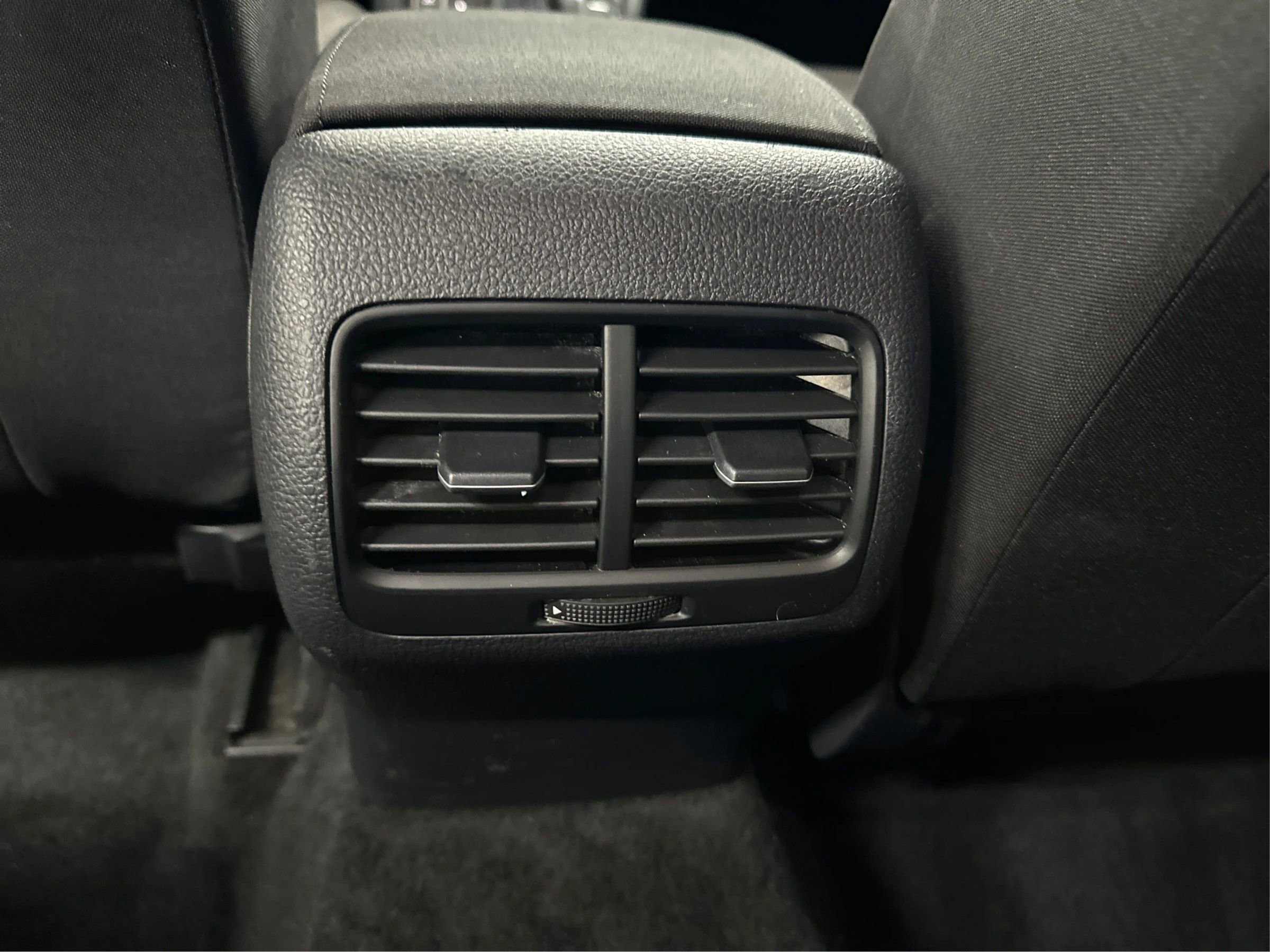 Used 2019 Volkswagen e-Golf SE w/ Driver Assistance Package image 28