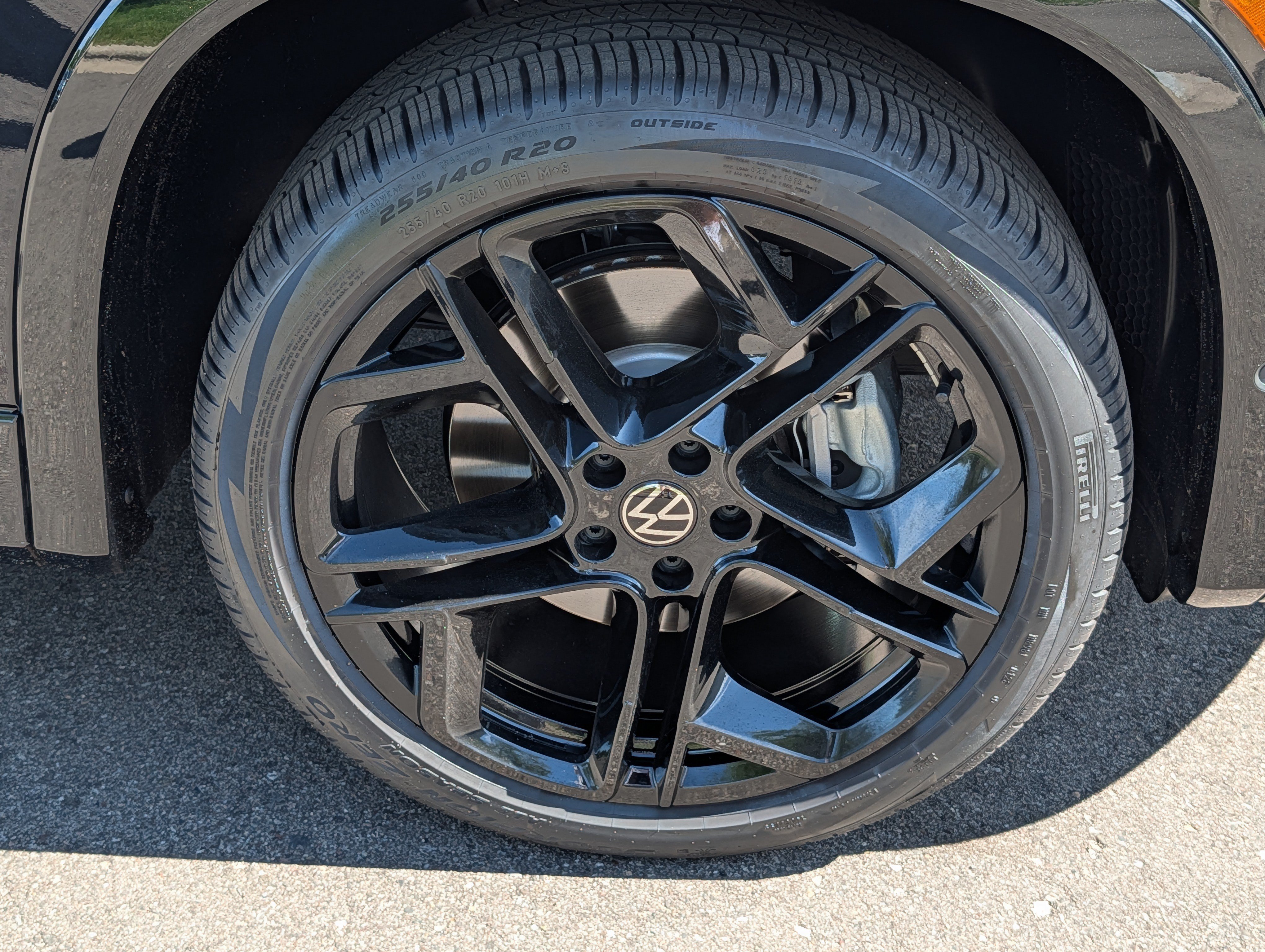 Certified 2026 Volkswagen Tiguan SE R-Line AWD/4WD image 15