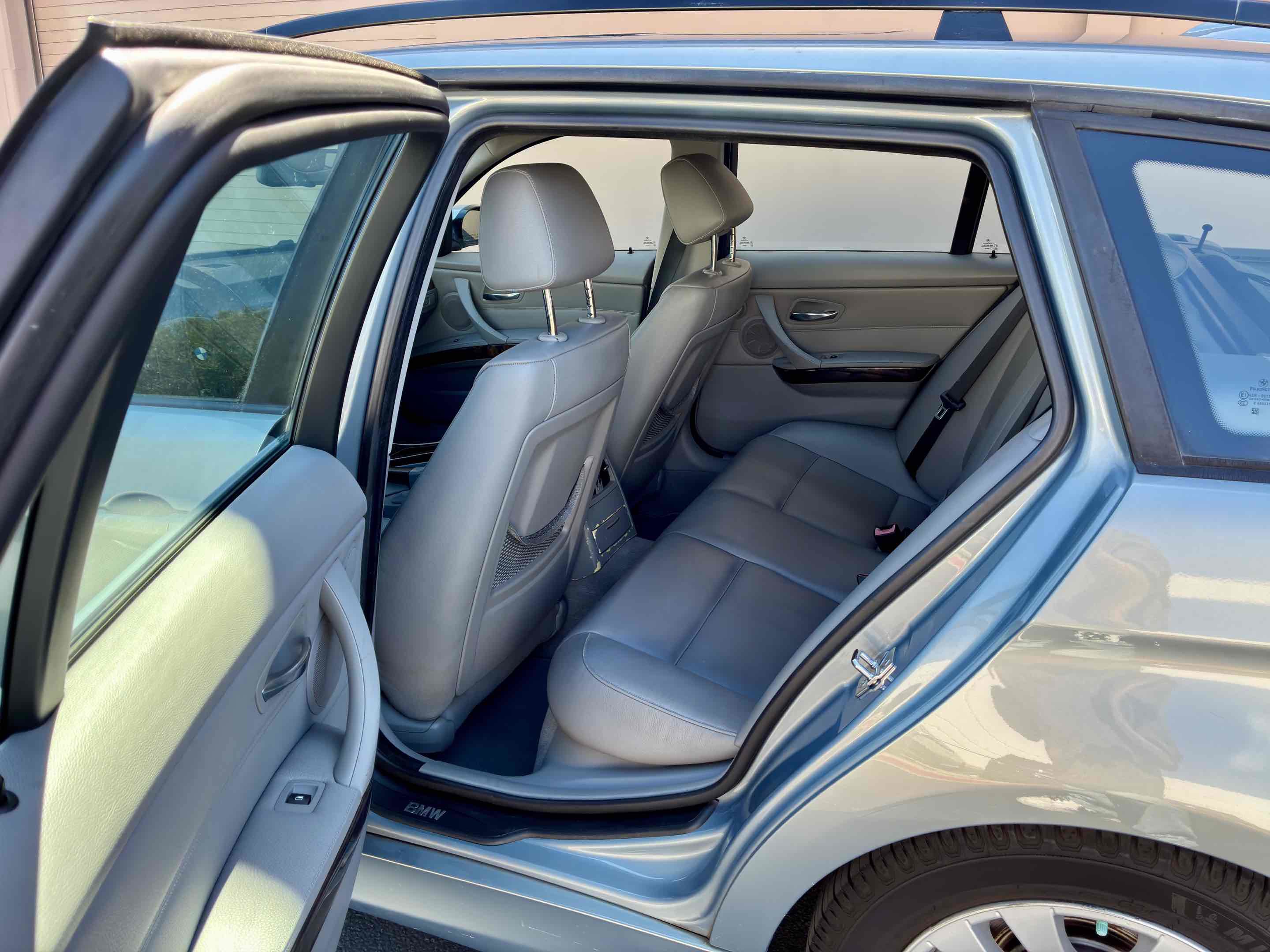 Used 2007 BMW 328i Wagon RWD image 42