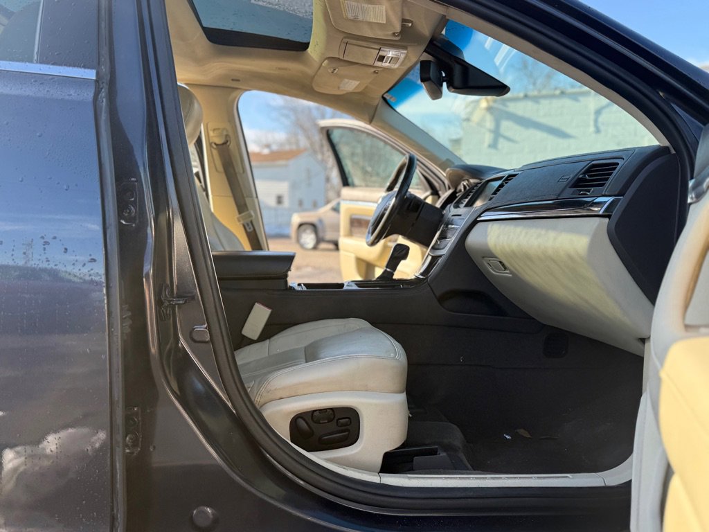 Used 2013 Lincoln MKS AWD image 11