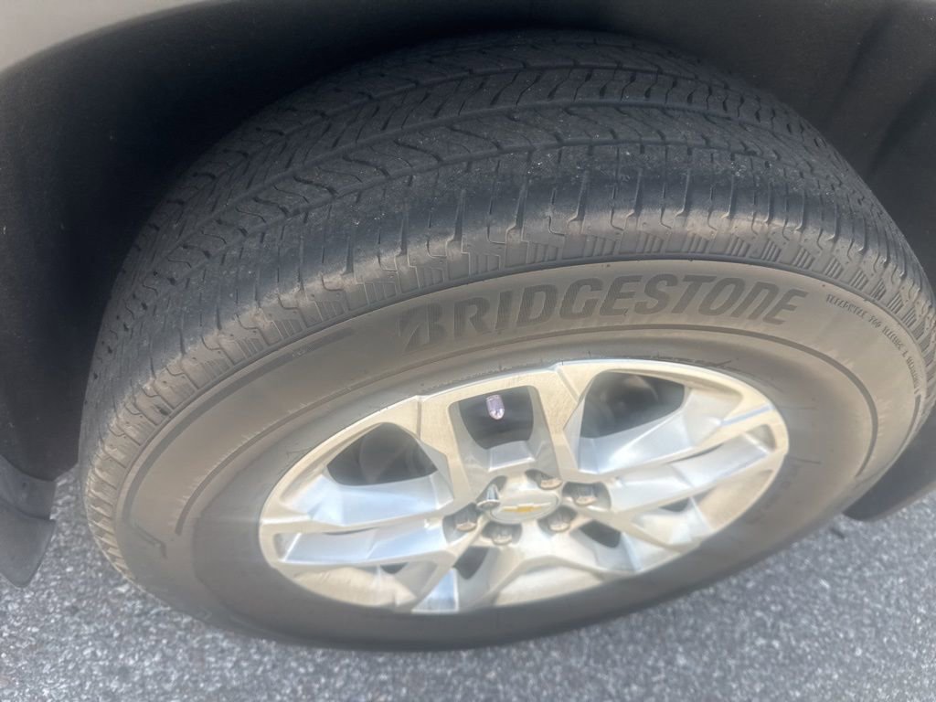 Used 2019 Chevrolet Traverse LT FWD image 9