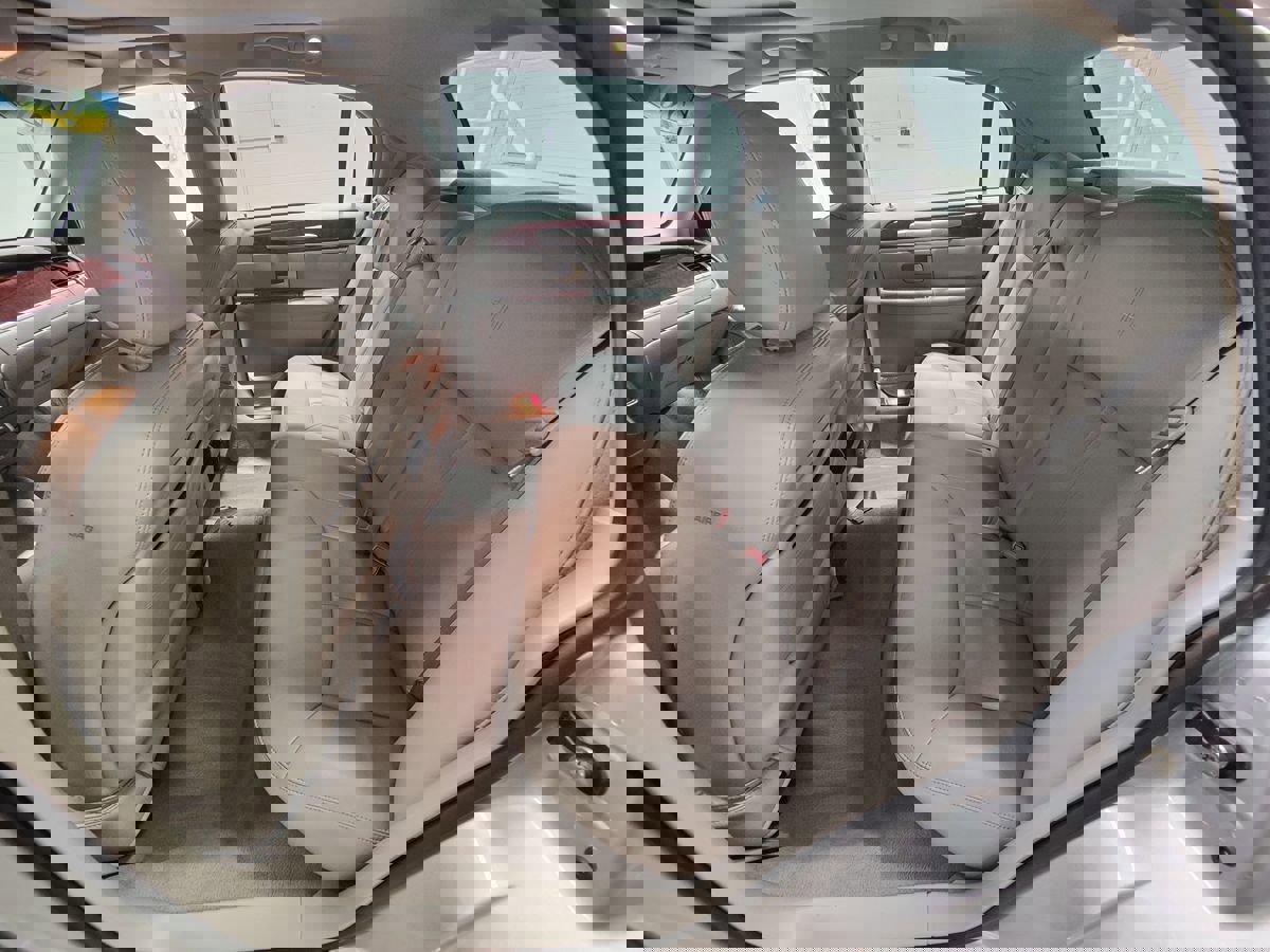 Used 2004 Lincoln Town Car Ultimate image 36