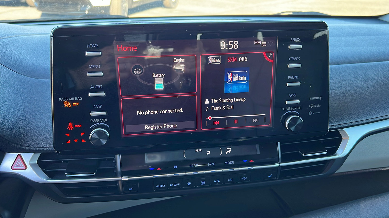 Used 2021 Toyota Sienna XLE image 21