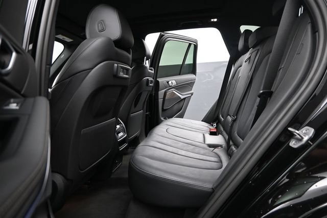 Used 2022 BMW X5 xDrive40i w/ Premium Package AWD/4WD image 18