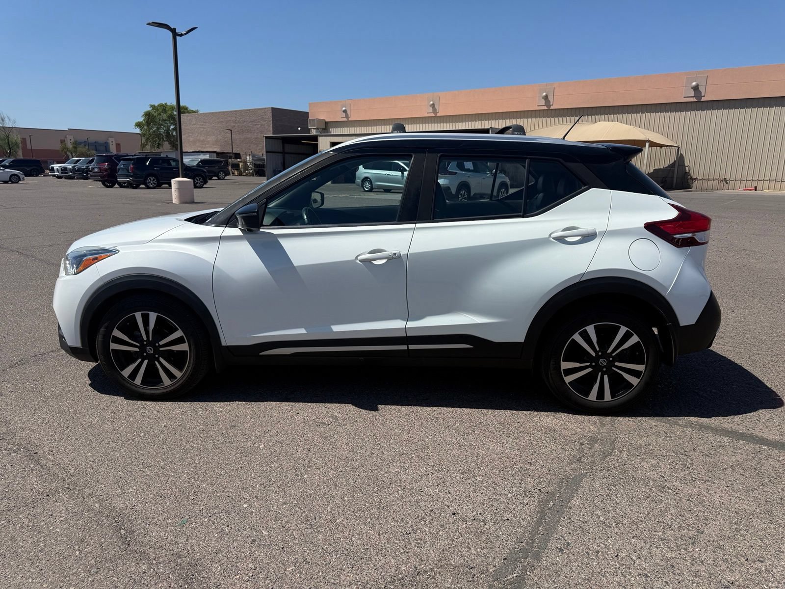 Used 2018 Nissan Kicks SR w/ Premium Package FWD image 8