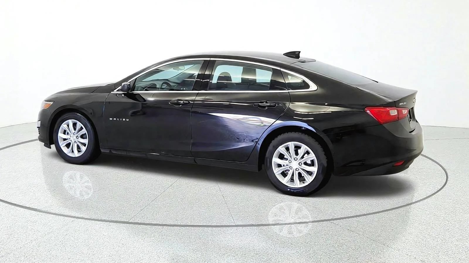 Used 2025 Chevrolet Malibu LT FWD image 6