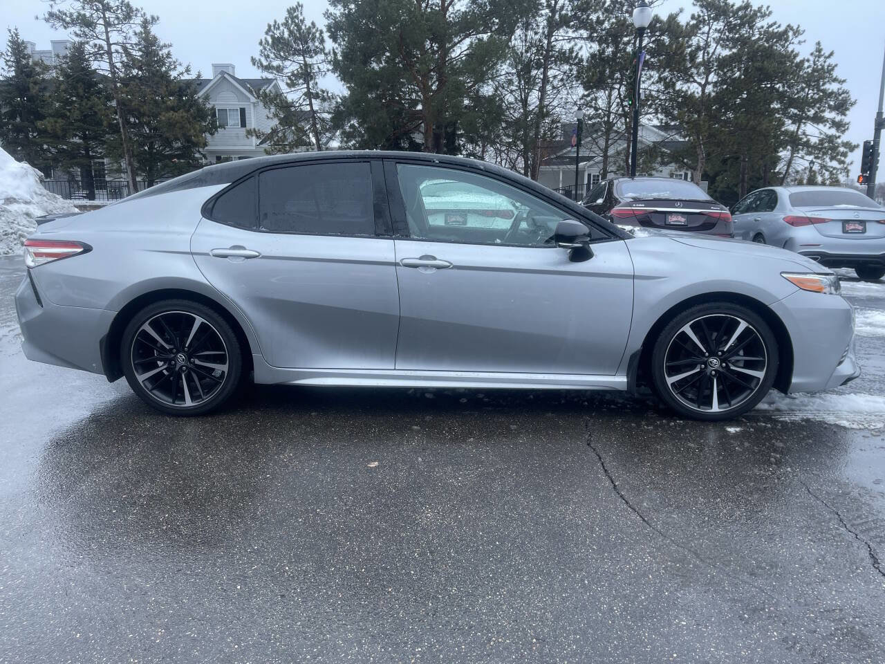 Used 2020 Toyota Camry XSE image 8