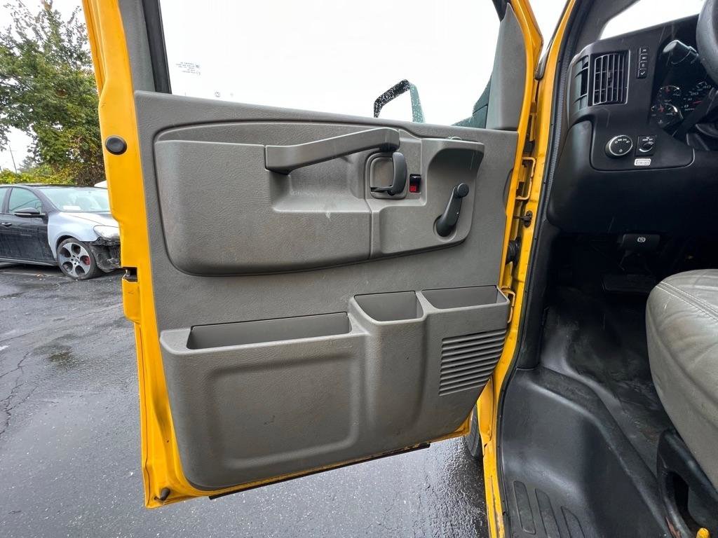 Used 2016 GMC Savana 3500 Extended RWD image 14
