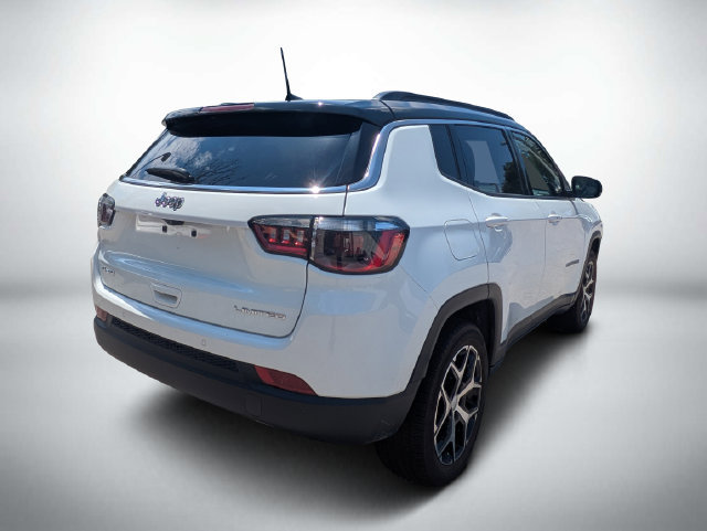 Used 2024 Jeep Compass Limited AWD/4WD image 4