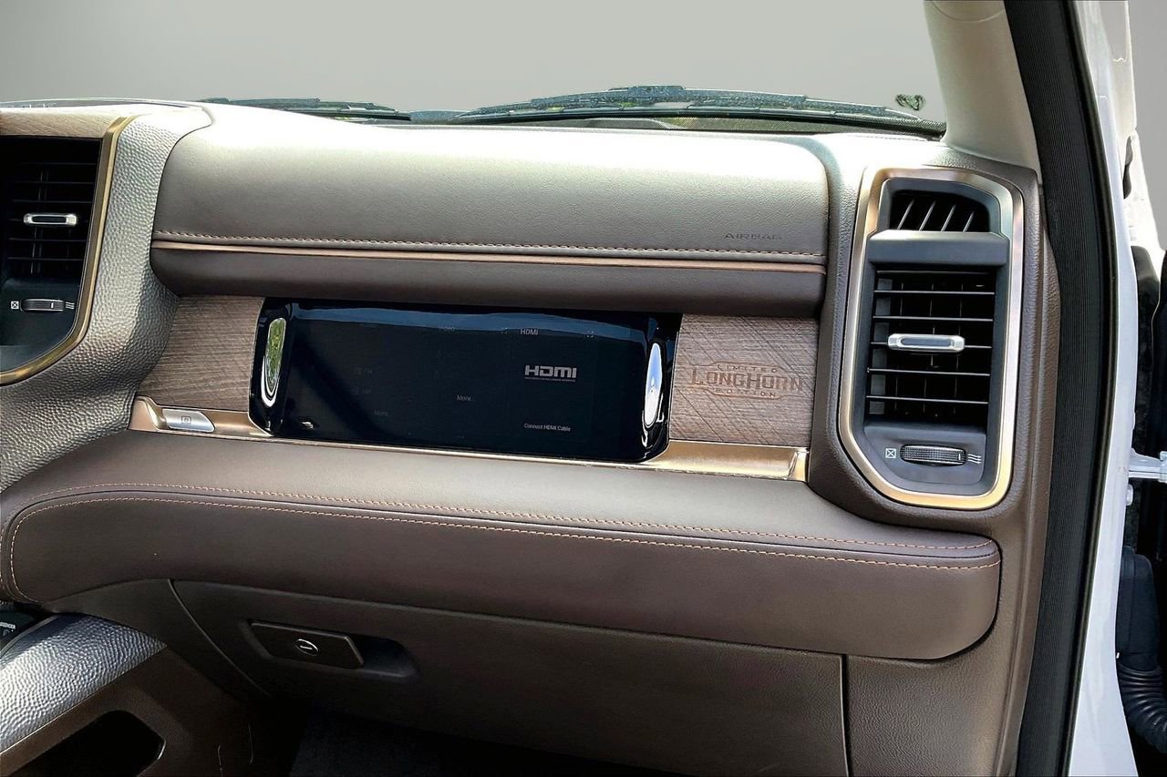 Used 2025 RAM 1500 Limited AWD/4WD image 21