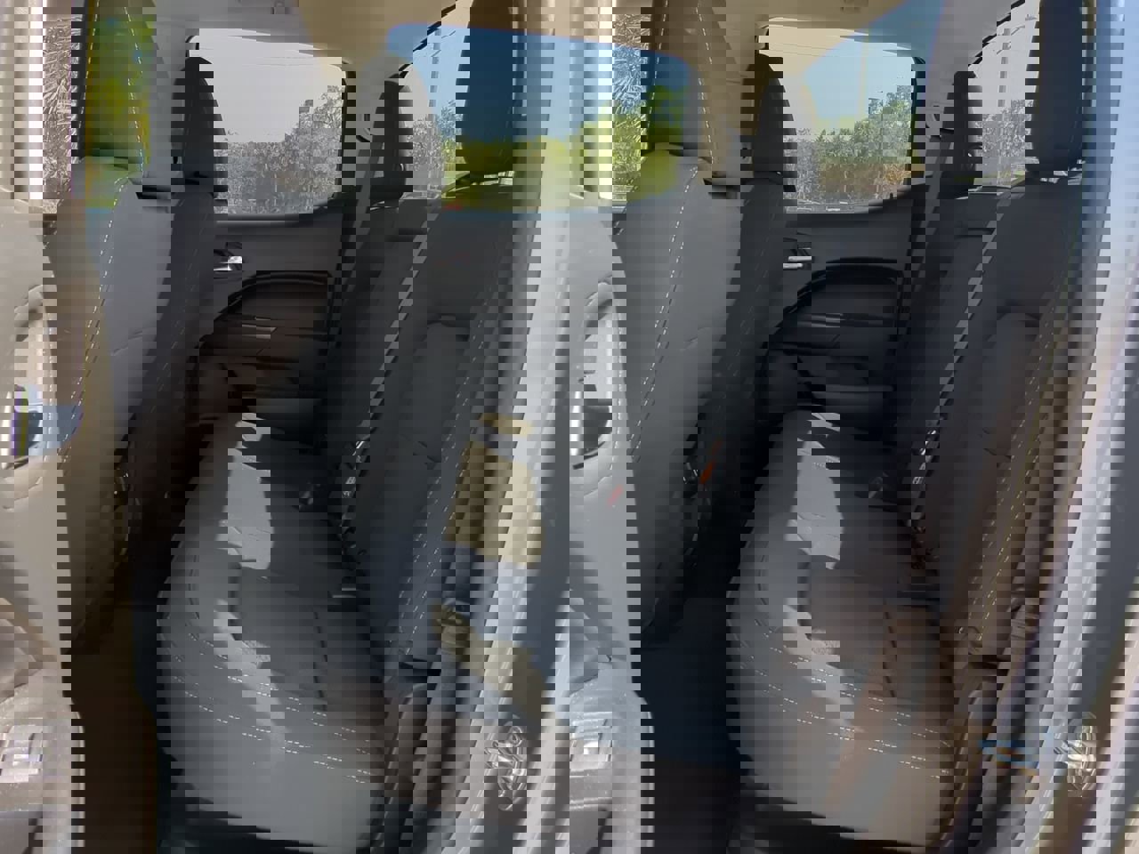 Used 2022 Chevrolet Colorado LT image 14