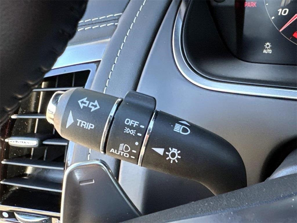 Used 2023 Jaguar F-TYPE R-Dynamic image 27