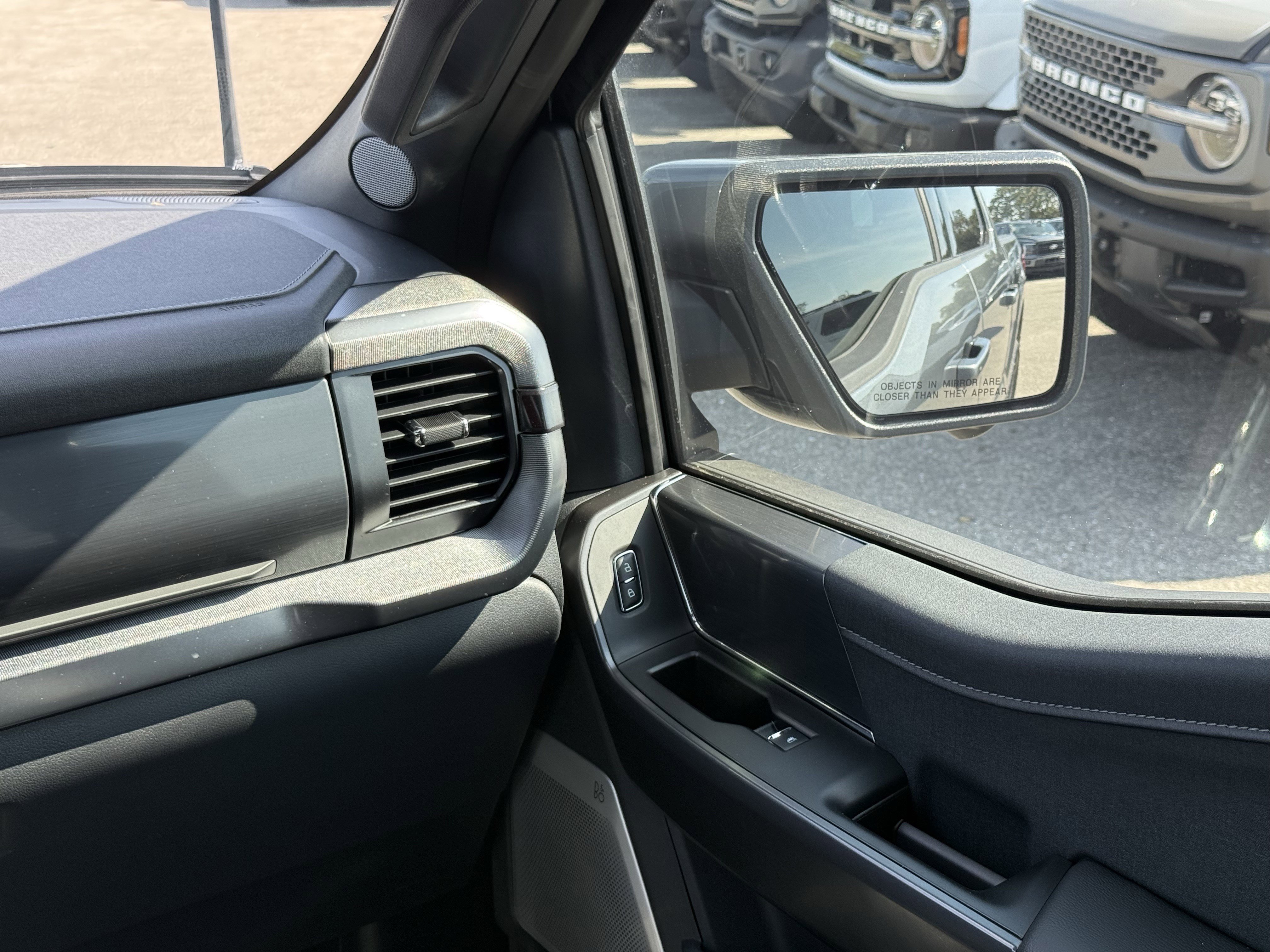 New 2025 Ford F150 Lariat w/ Equipment Group 502A High image 19