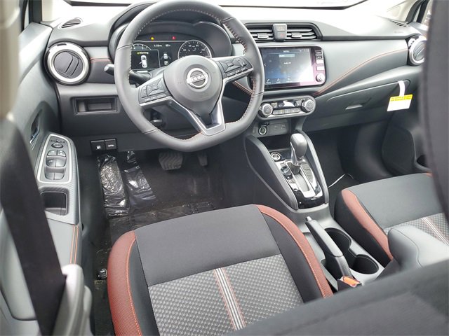 New 2025 Nissan Versa SR w/ Trunk Package image 9