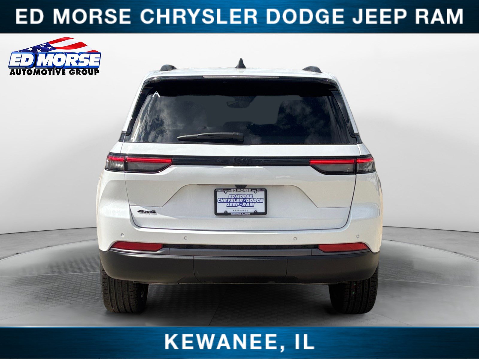 New 2026 Jeep Grand Cherokee Limited w/ Limited Altitude Package AWD/4WD image 4