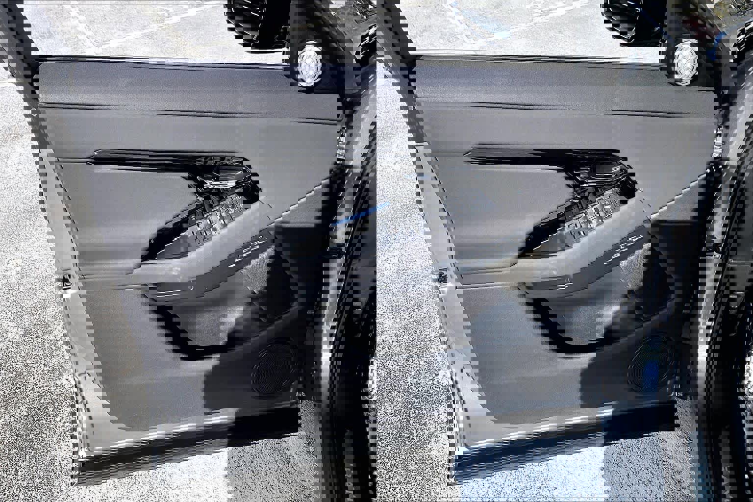 Used 2024 Land Rover Range Rover Evoque Dynamic SE image 41