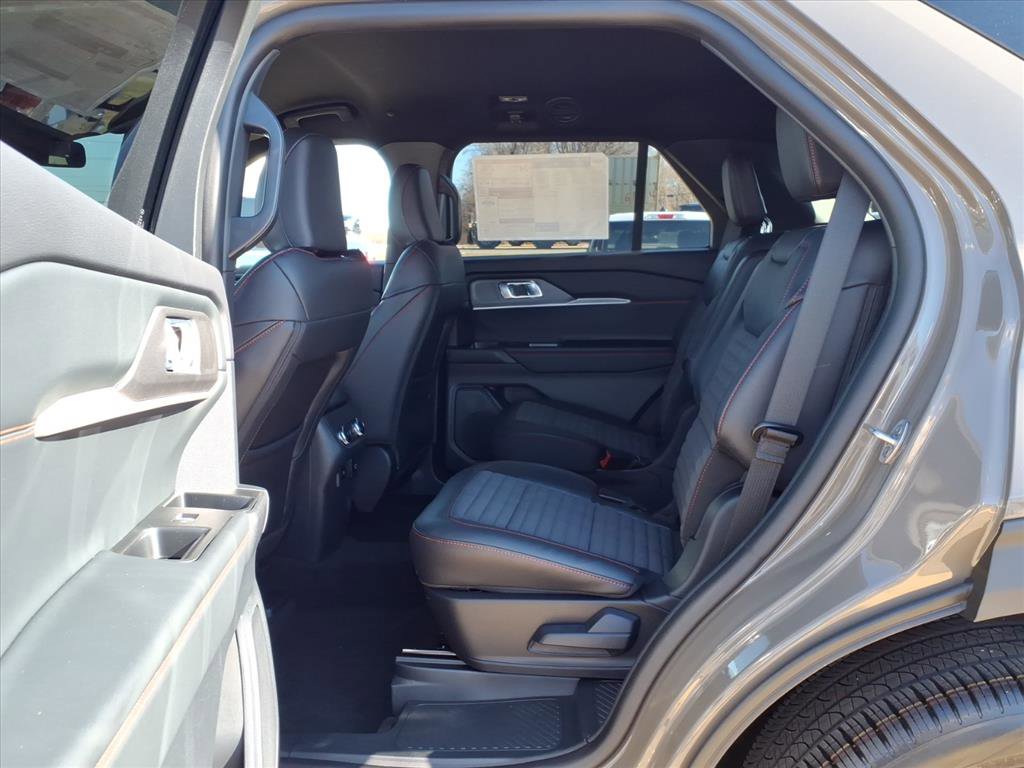 New 2026 Ford Explorer ST-Line w/ ST-Line Street Pack image 16