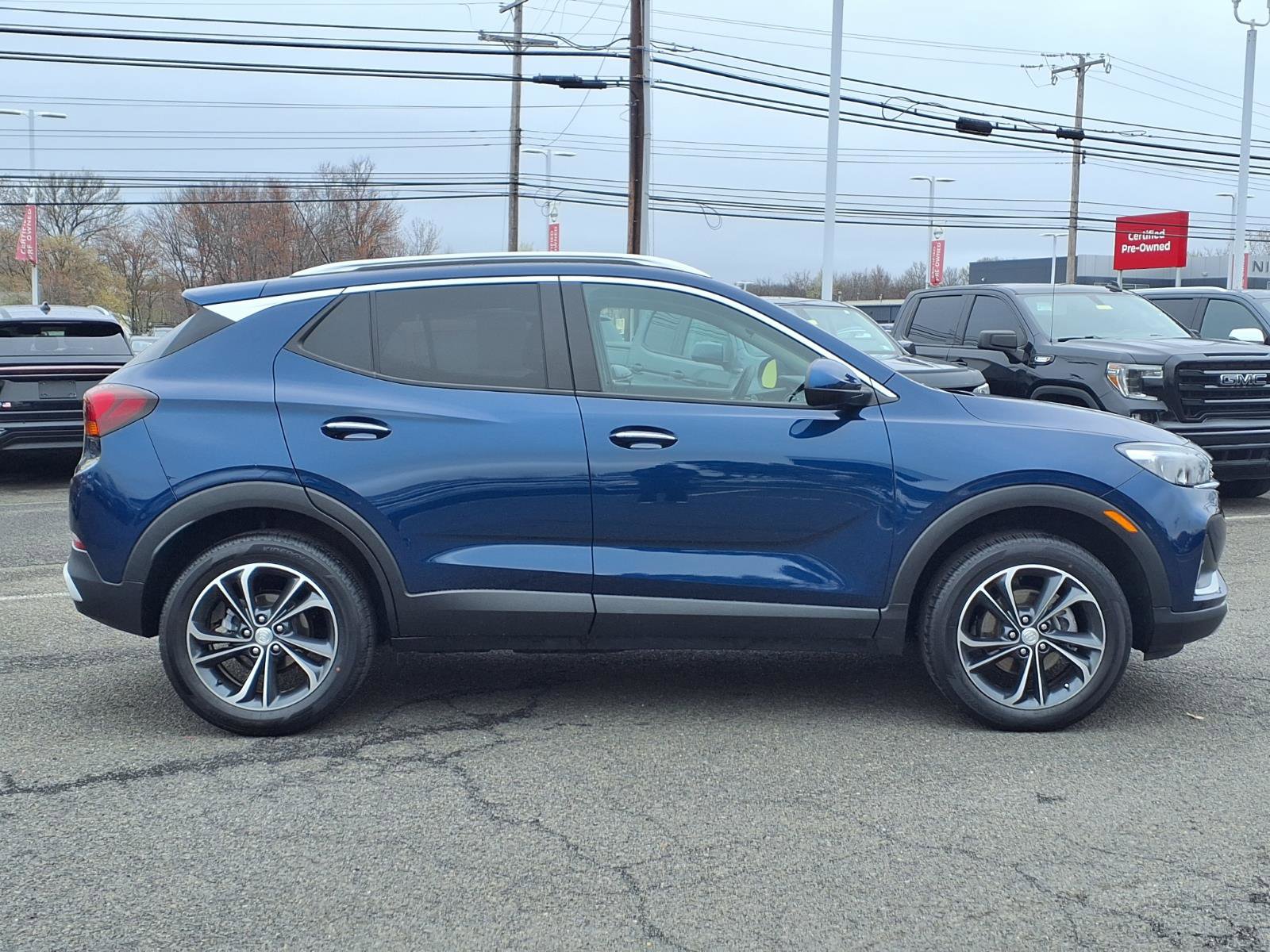 Certified 2023 Buick Encore GX Select image 2