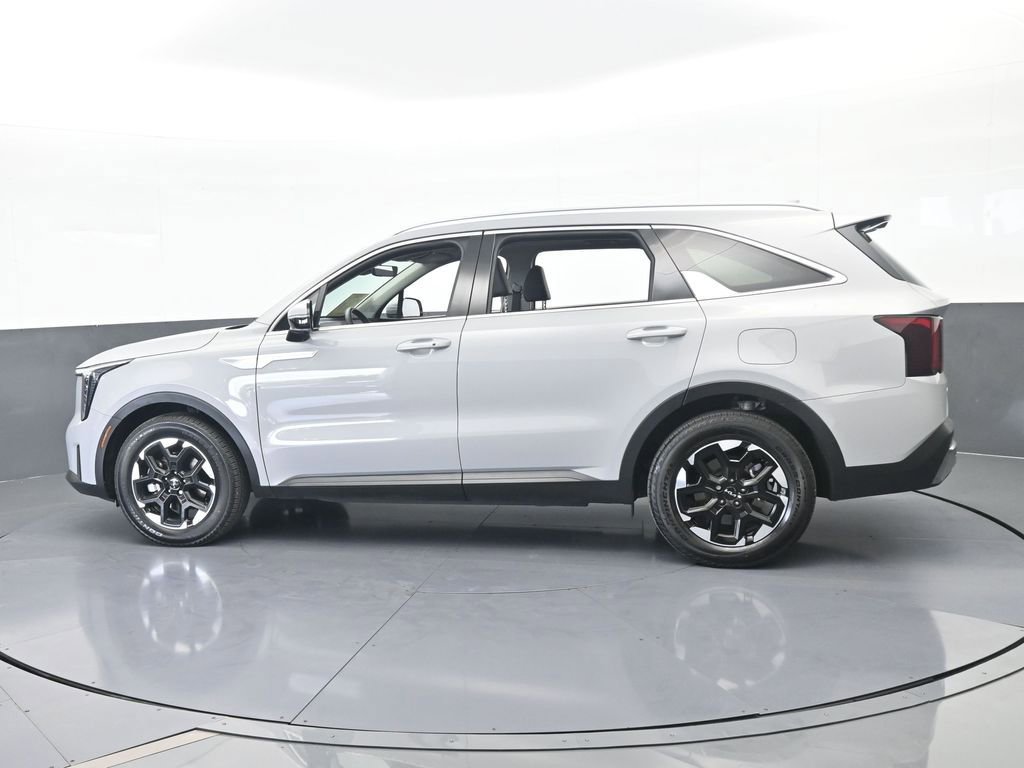Used 2025 Kia Sorento S w/ Panoramic Sunroof Package image 3