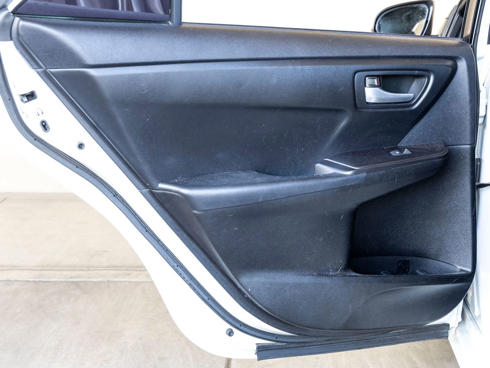 Used 2015 Toyota Camry LE image 20